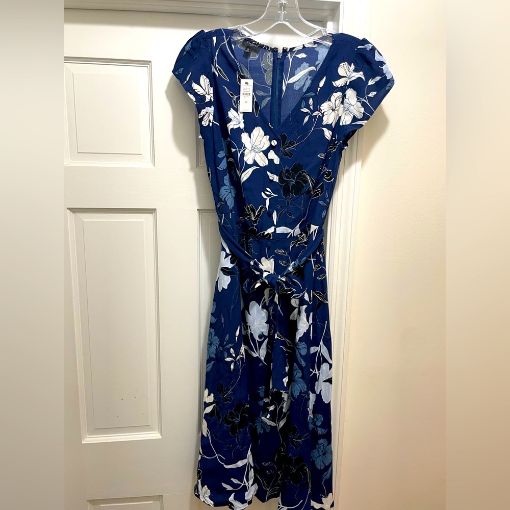 Perfect for the office or a lunch or casual dinner